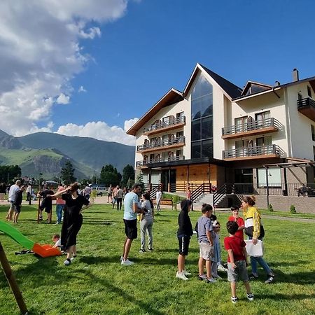 Suatis Resort Kazbegi Exterior photo
